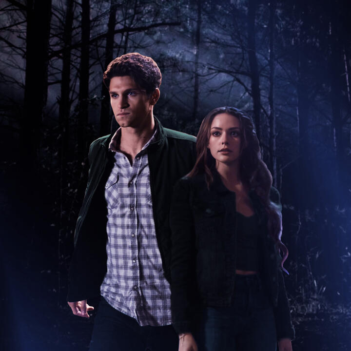 Danielle Rose Russell (right) as Aristelle Aurora Avery, Keegan Allen (left) as Holden Augustine Spencer